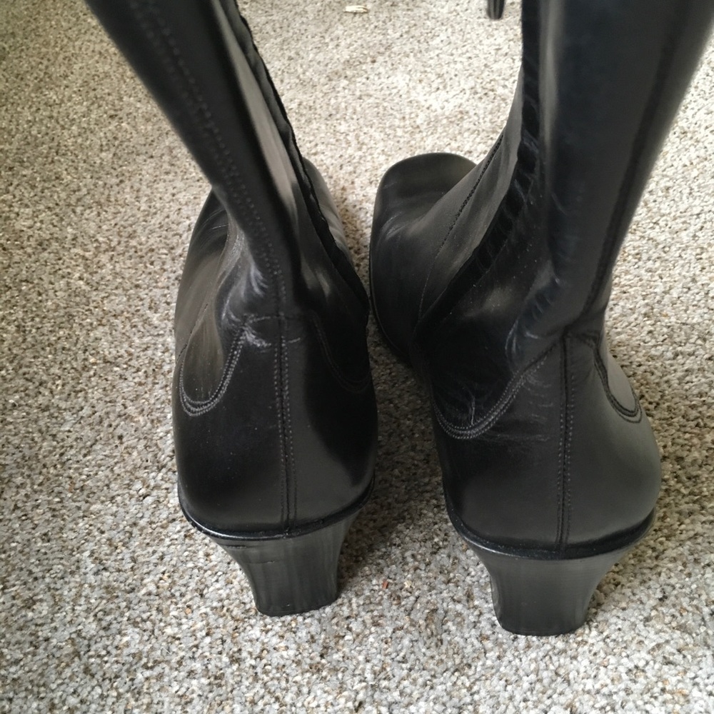 Boots - Picture 3 of 5